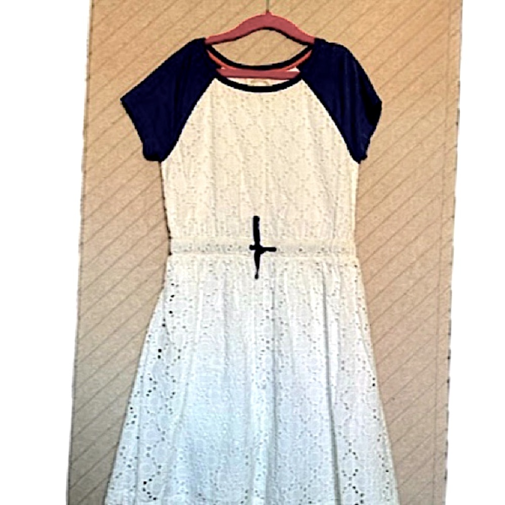 Charming Kids Casual Dress with Blue Top and White Lace Skirt
